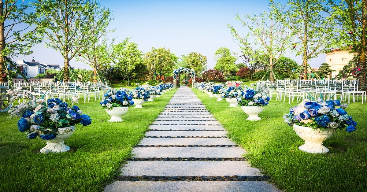 A walkway is a walkway that is made to go from the main gate to the door of the house or to different parts such as the porch, etc.